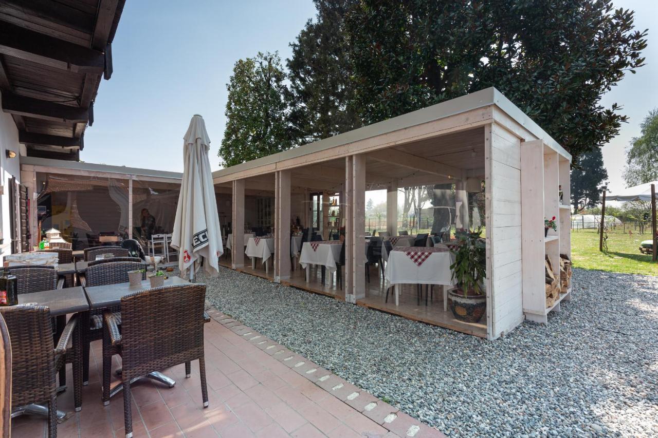 Cascina Cattabreghetta Bed & Breakfast Pombia Dış mekan fotoğraf