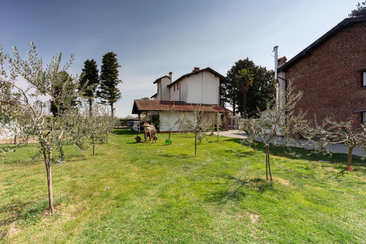 Cascina Cattabreghetta Bed & Breakfast Pombia Dış mekan fotoğraf